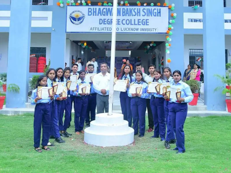 BCom students in Lucknow college